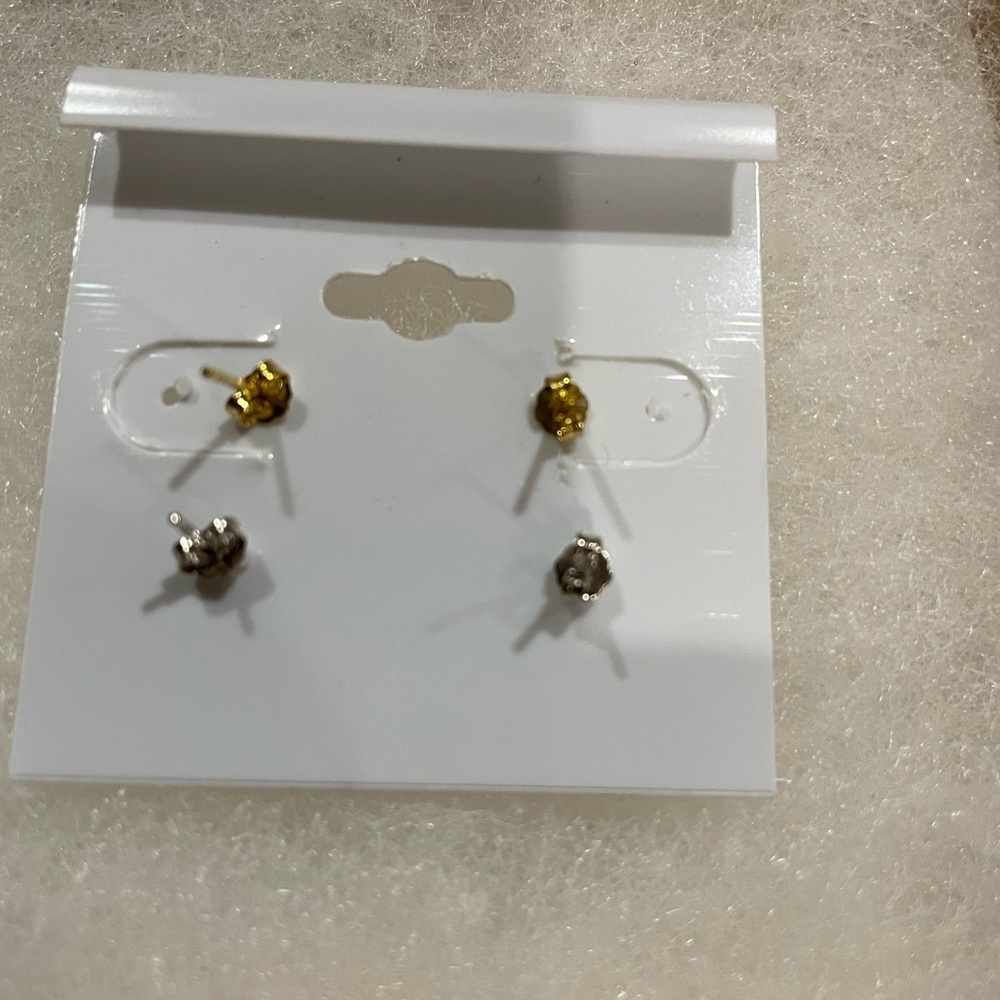 Earrings - Picture 2 of 3